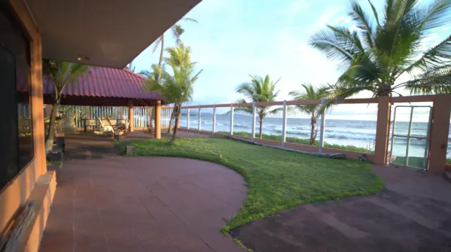 Beachfront home with Pool and Cottage