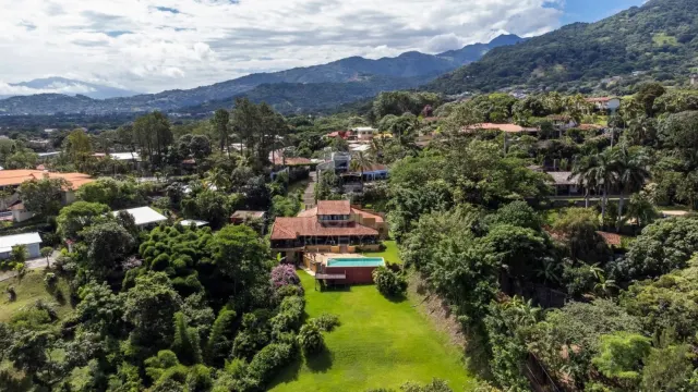 Elegant Italian-Style Villa with Mountain Views – Near Santa Ana, Costa Rica