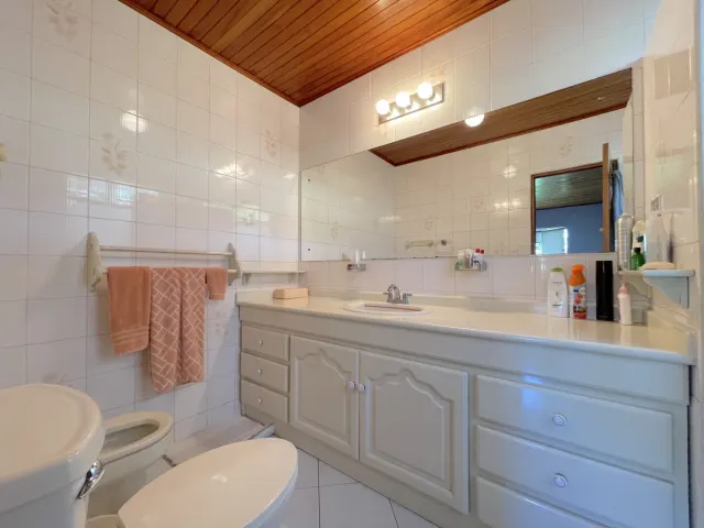 For Sale, Single-Story House with Pool Los Reyes