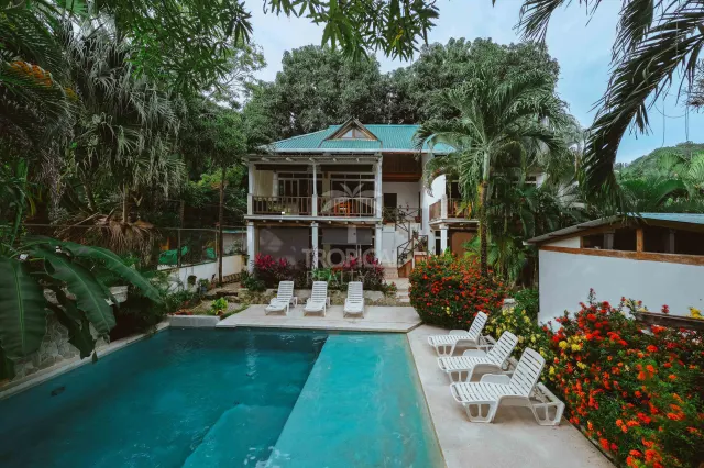 Prime Investment Opportunity: Luxurious Home in Santa Teresa