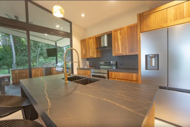Smart Luxury Treehouse Home in Playa Órganos Paquera