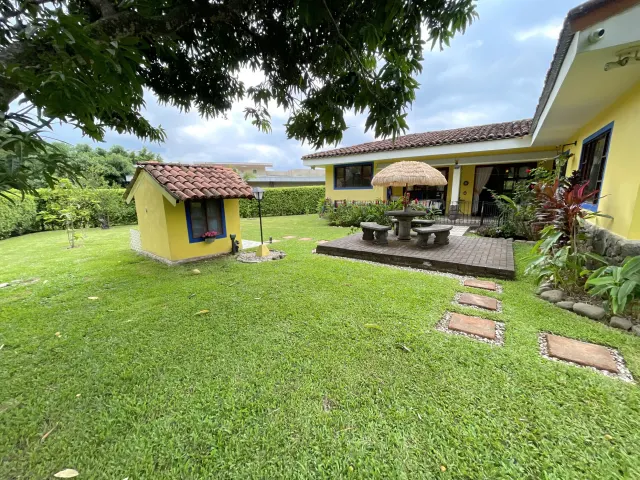 Charming Single-Story Residence in Los Reyes La Guacima: Your Ideal Home Awaits!