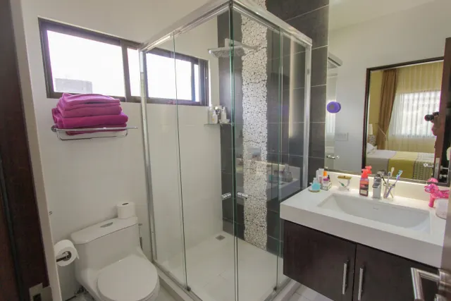 House for Sale: Lomas del Valle Condominium, Santa Ana