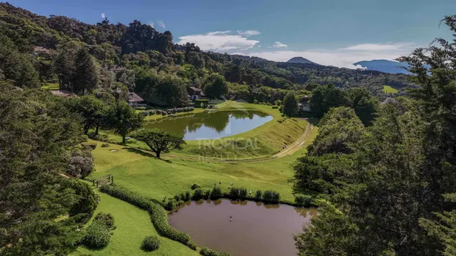 Alpine-Inspired Mountain Retreat in Monte Lagos, Heredia – A Nature Lover’s Paradise