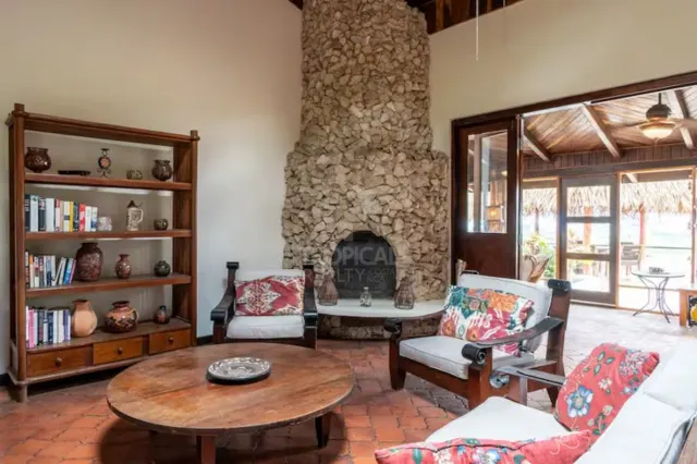 Exclusive 2-Bedroom Villa with Panoramic Ocean Views on the Cliff Top