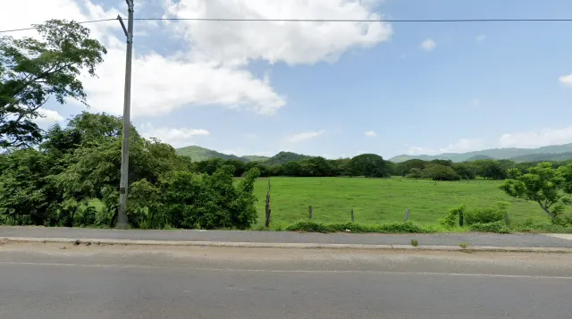 Lot for Sale in 27 de Abril, Santa Cruz — 504 m² on Main Road