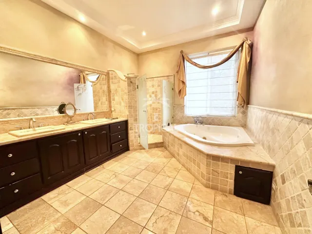Villa Real for sale or rent