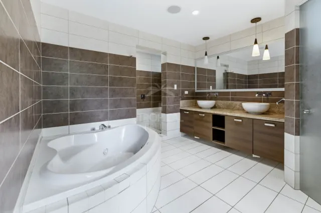 Luxury Contemporary Estate for Sale in Santa Ana with Panoramic Valley and Mountain Views