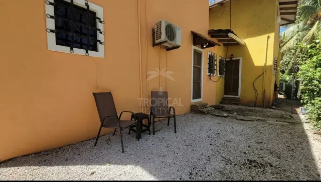 Renovated Townhome for Sale in Tamarindo – Walking Distance to the Beach and Excellent Investment Opportunity