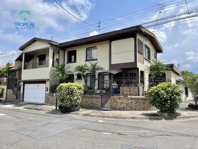 Rohrmoser, residential Roma house plus apartment. SOLD