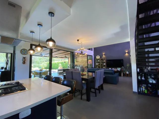 Modern Home with Private Pool in Hacienda Los Reyes