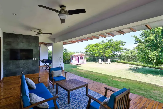 Contemporary House in Los Reyes, la Guacima for sale