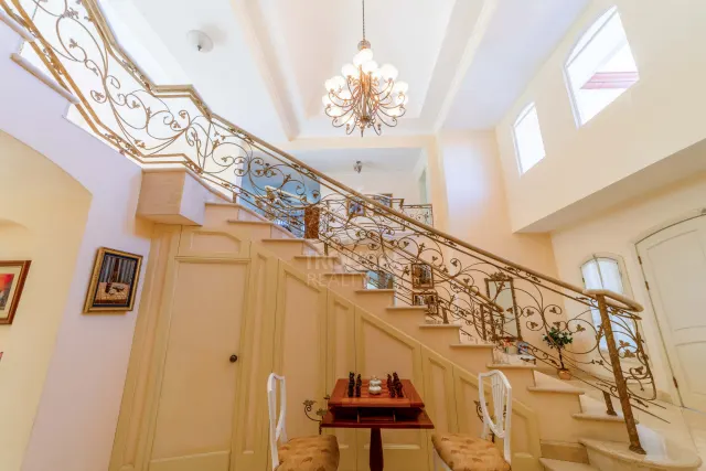 Luxury Golf Front Home for Sale in Valle del Sol, Santa Ana