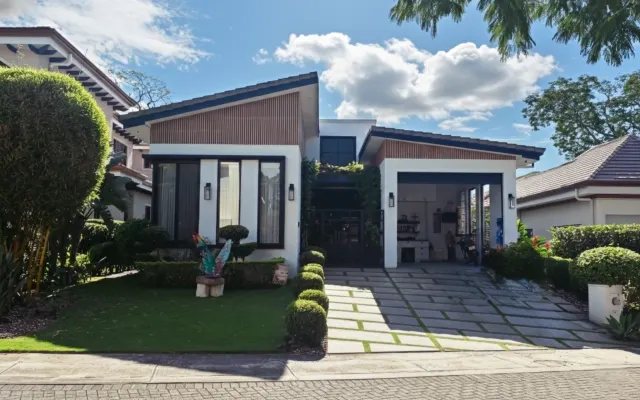 Single-Story Home for sale, Oro Sol Condominium in Río Oro
