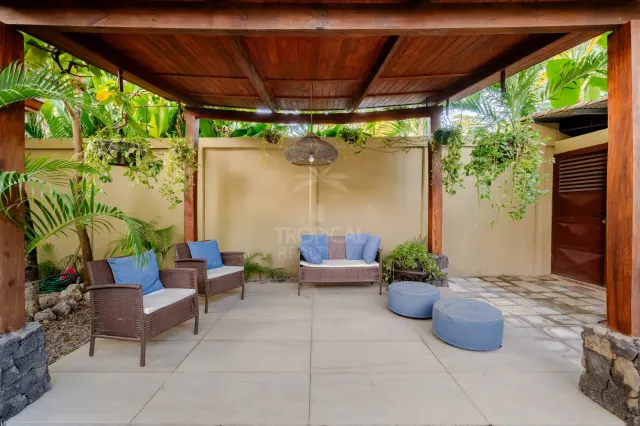 Casa Caoba: 3-Bedroom Modern Colonial Home in Surfside Estates, Playa Potrero