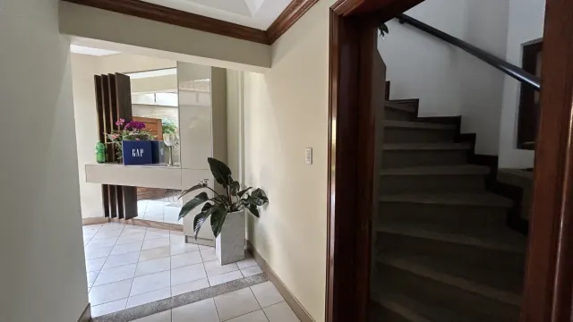 Home for Sale in Rohrmoser, Pavas – Spacious Layout & Private Terrace
