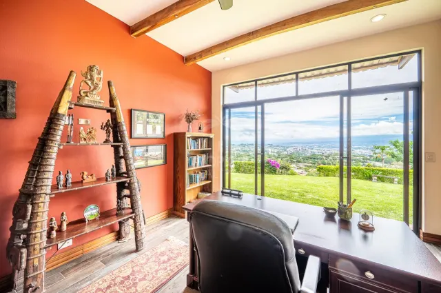 Panoramic home Escazu, property with a home and 2 apartments