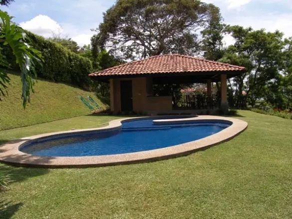 Serene Mountainside Retreat: Modern Luxury in Brasil de Mora