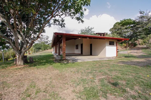 One-story house for sale, Santa Ana, Piedades