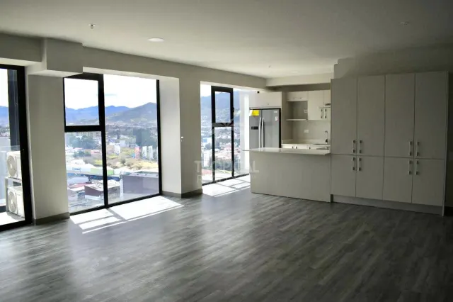 Apartment for Sale in Cosmopolitan Tower, Rohrmoser