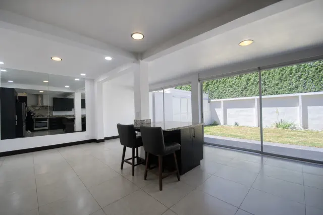 Modern Two-Story Home for Rent in La Rambla – Panasonic Area, Alajuela