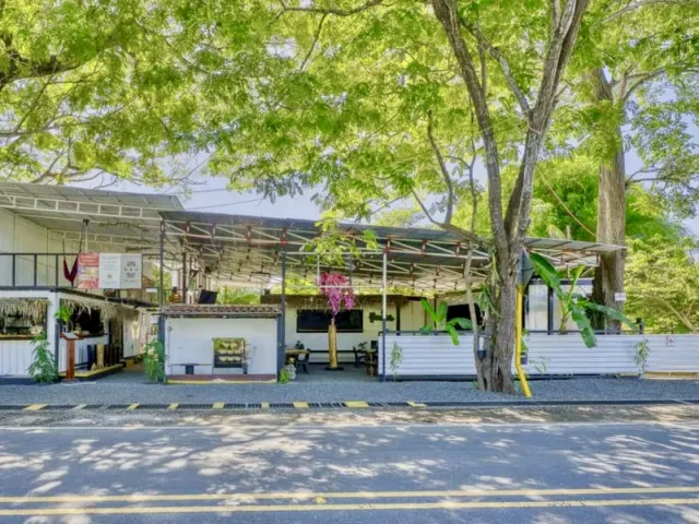 Commercial & Residential Investment Opportunity in Playa Potrero