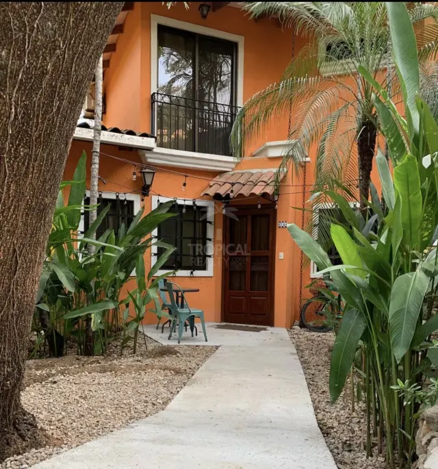 Renovated Townhome for Sale in Tamarindo – Walking Distance to the Beach and Excellent Investment Opportunity