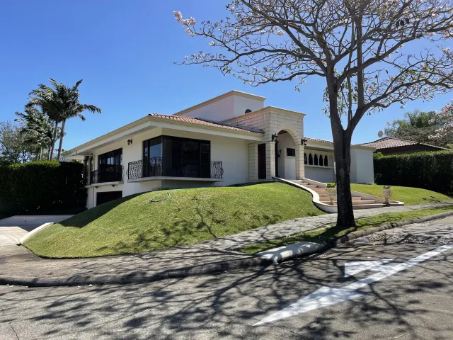 Luxury home for sale Alajuela, San Rafael close to Intel and Belen