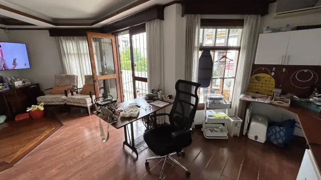 Home for Sale in Rohrmoser, Pavas – Spacious Layout & Private Terrace