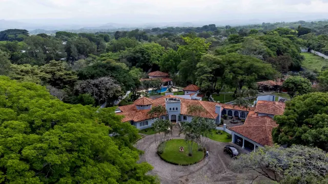 Resort-Style Luxury Villa in Turrucares, Alajuela: Your Dream Home Awaits!