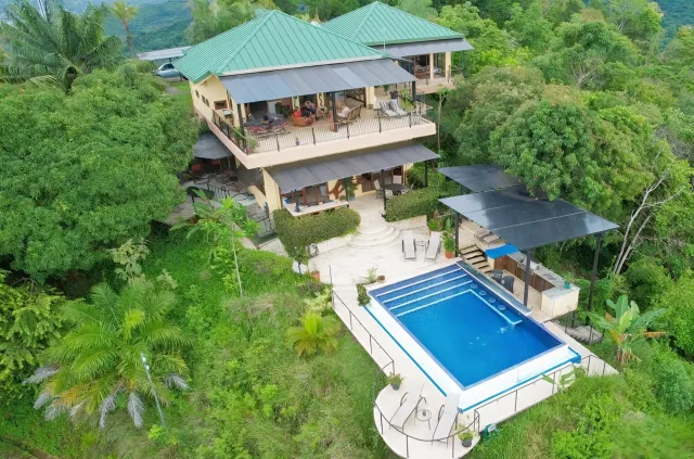 Playa Hermosa ocean view home