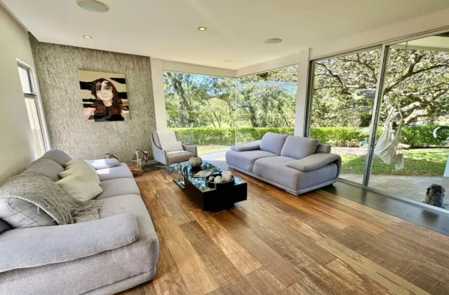 Charming two-story residence in Los Reyes La Guacima