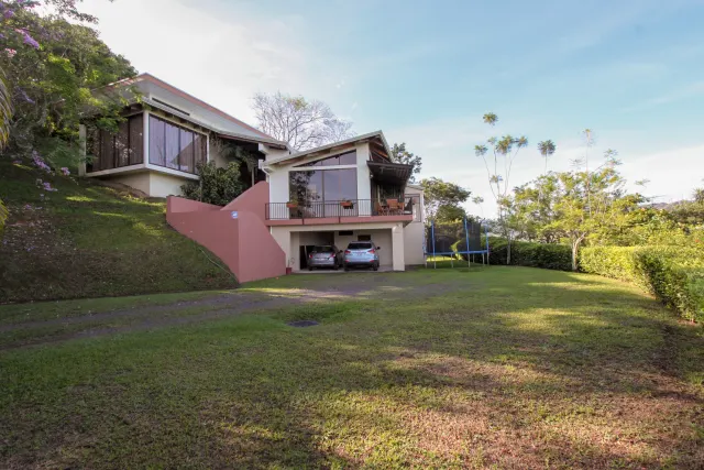 House for sale Ciudad Colon with panoramic views