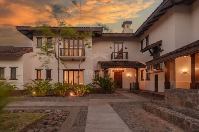 Luxury Spanish Colonial Residence in Hacienda Pinilla – Timeless Architecture and Resort-Style Living