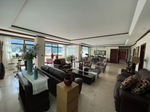 Trejos Montealegre, elegant apartment for sale