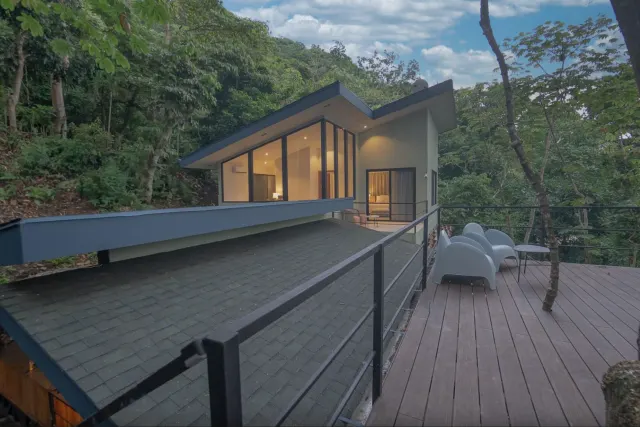 Smart Luxury Treehouse Home in Playa Órganos Paquera