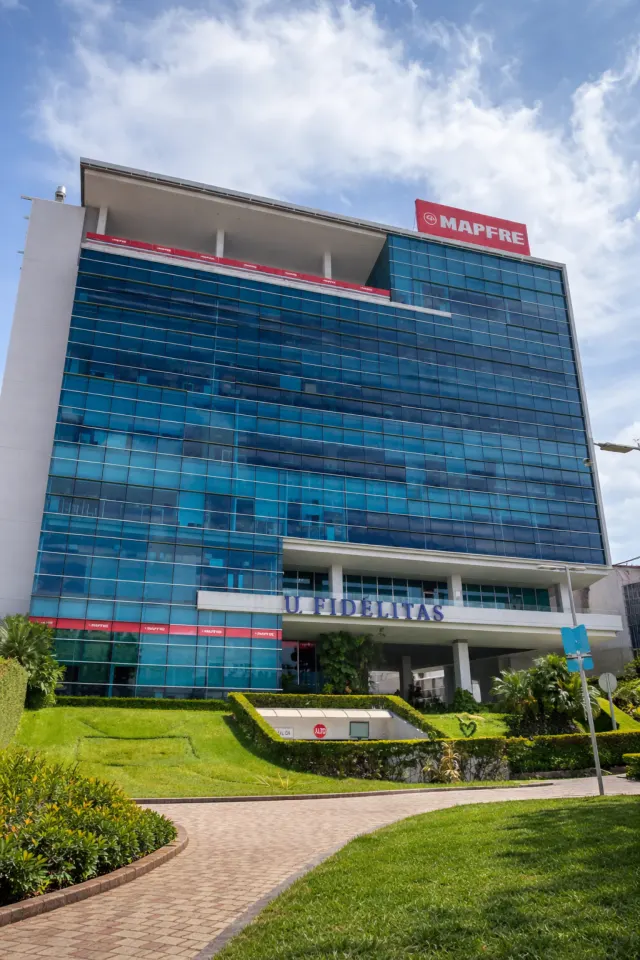 Corporate Office for Lease – Oficentro Condal, San Pedro | 1,007 m²