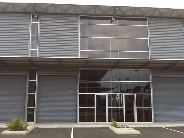 LiberiaStrategic Industrial Opportunity: High-Efficiency Office-Warehouse for Sale in Solarium, Liberia