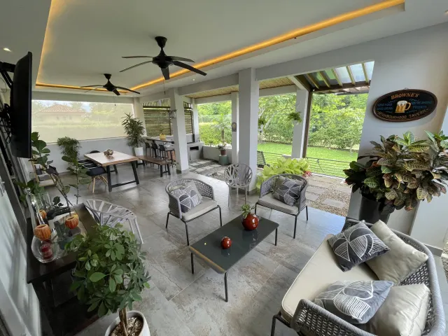 Beautiful House for Sale in Gated Community - Hacienda Los Reyes