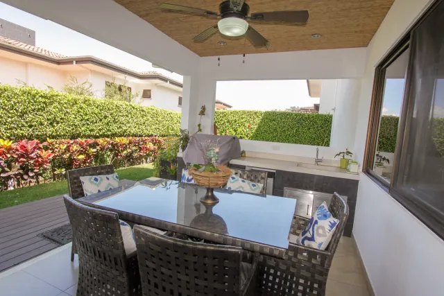 House for Sale: Lomas del Valle Condominium, Santa Ana
