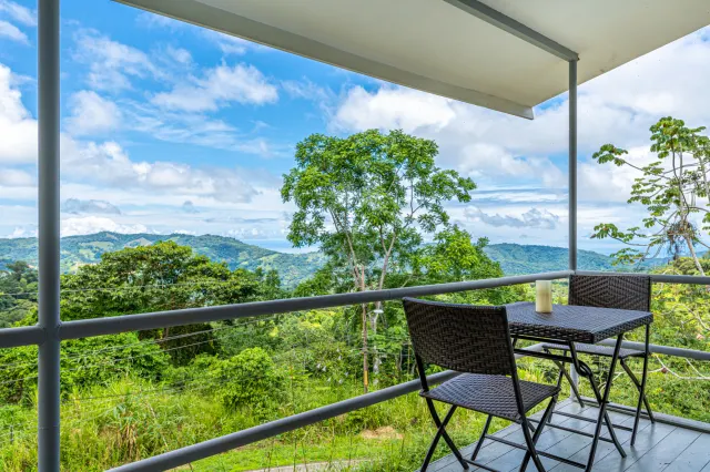 Ocean-View Boutique Hotel in Dominical – 13 Turn-Key Units on 1 Hectare