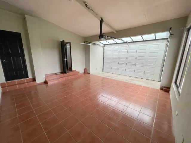 Single-story house for sale Hacienda Los Reyes