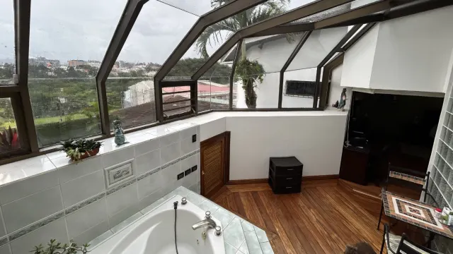 Home for Sale in Rohrmoser, Pavas – Spacious Layout & Private Terrace