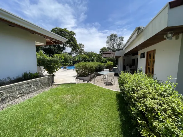 For Sale, Single-Story House with Pool Los Reyes