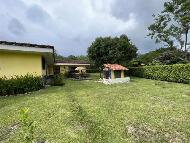 Charming Single-Story Residence in Los Reyes La Guacima: Your Ideal Home Awaits!