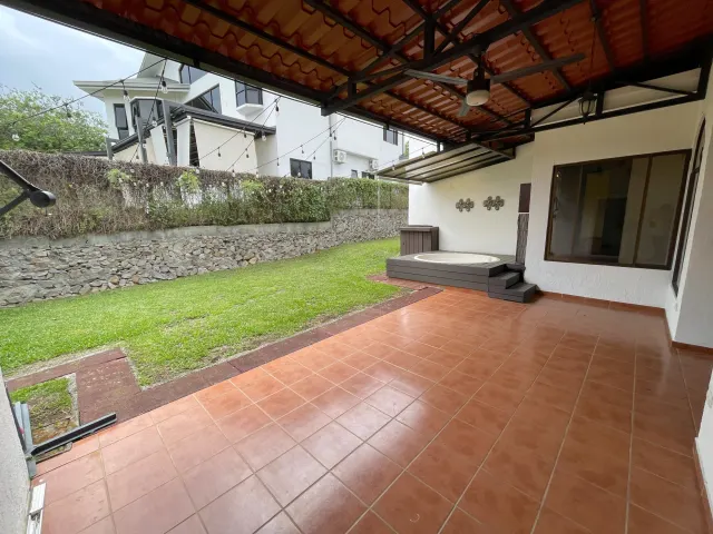 Single-story house for sale Hacienda Los Reyes