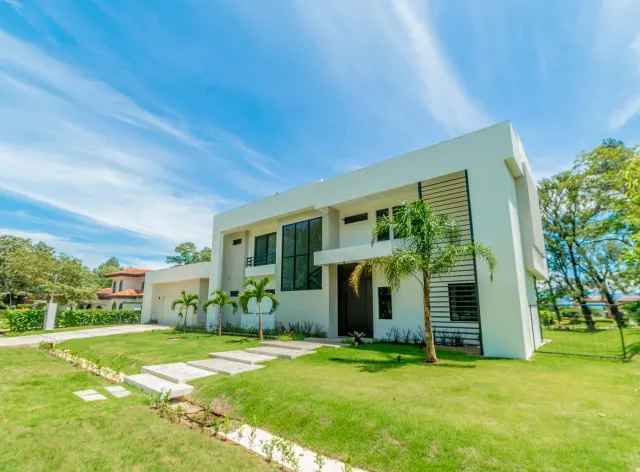 Luxury Home for Sale in La Guácima, Hacienda Los Reyes