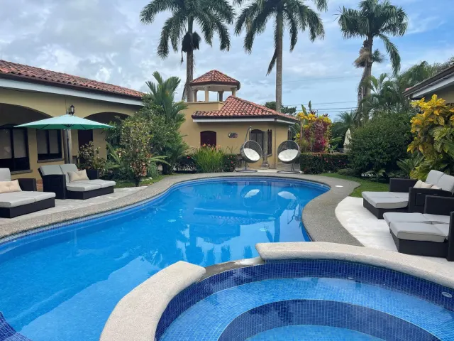 Las Brisas Resort and Villas: Your Gateway to Paradise in Playa Hermosa de Jaco
