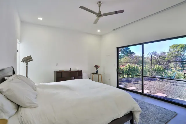 Modern Minimalist Gem for sale in Hacienda Los Reyes
