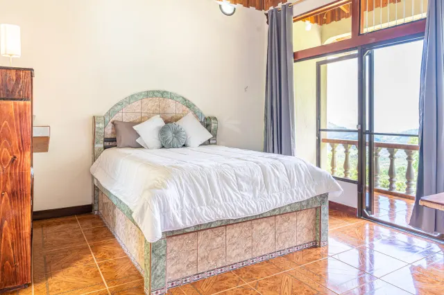 Ocean-View Boutique Hotel in Dominical – 13 Turn-Key Units on 1 Hectare